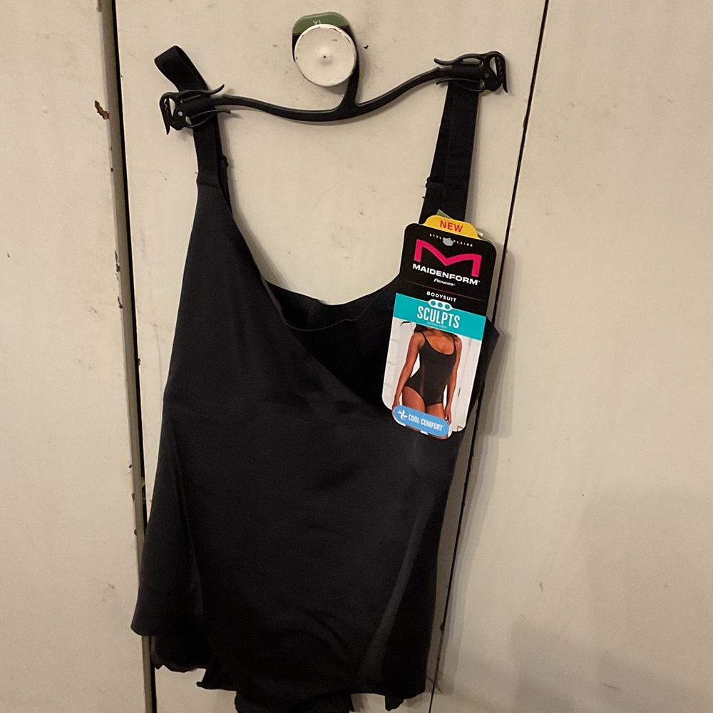 Maidenform Black Sculpting Tank Top with Tag